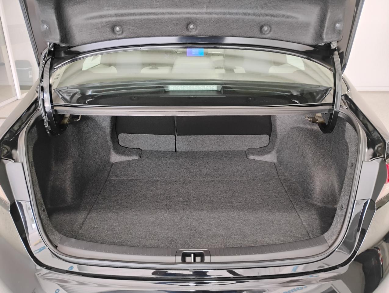 Toyota Corolla LE 2026