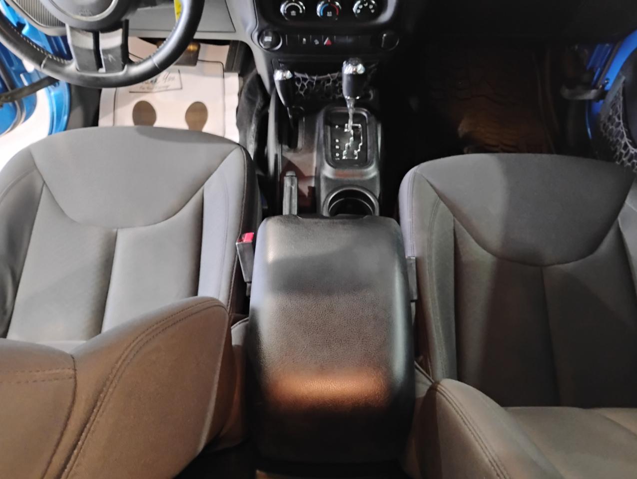 Jeep Wrangler Sport 4WD 2015