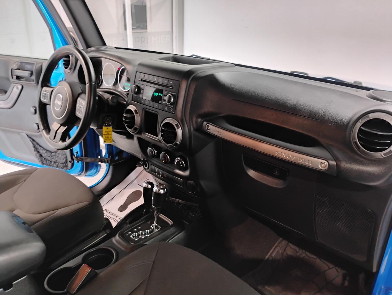 Jeep Wrangler Sport 4WD 2015