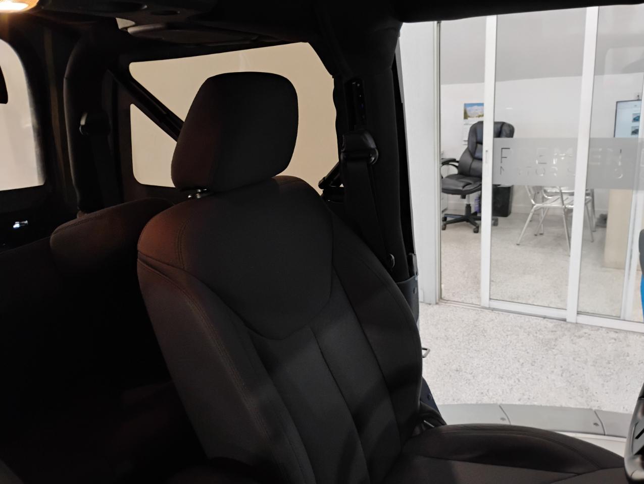 Jeep Wrangler Sport 4WD 2015