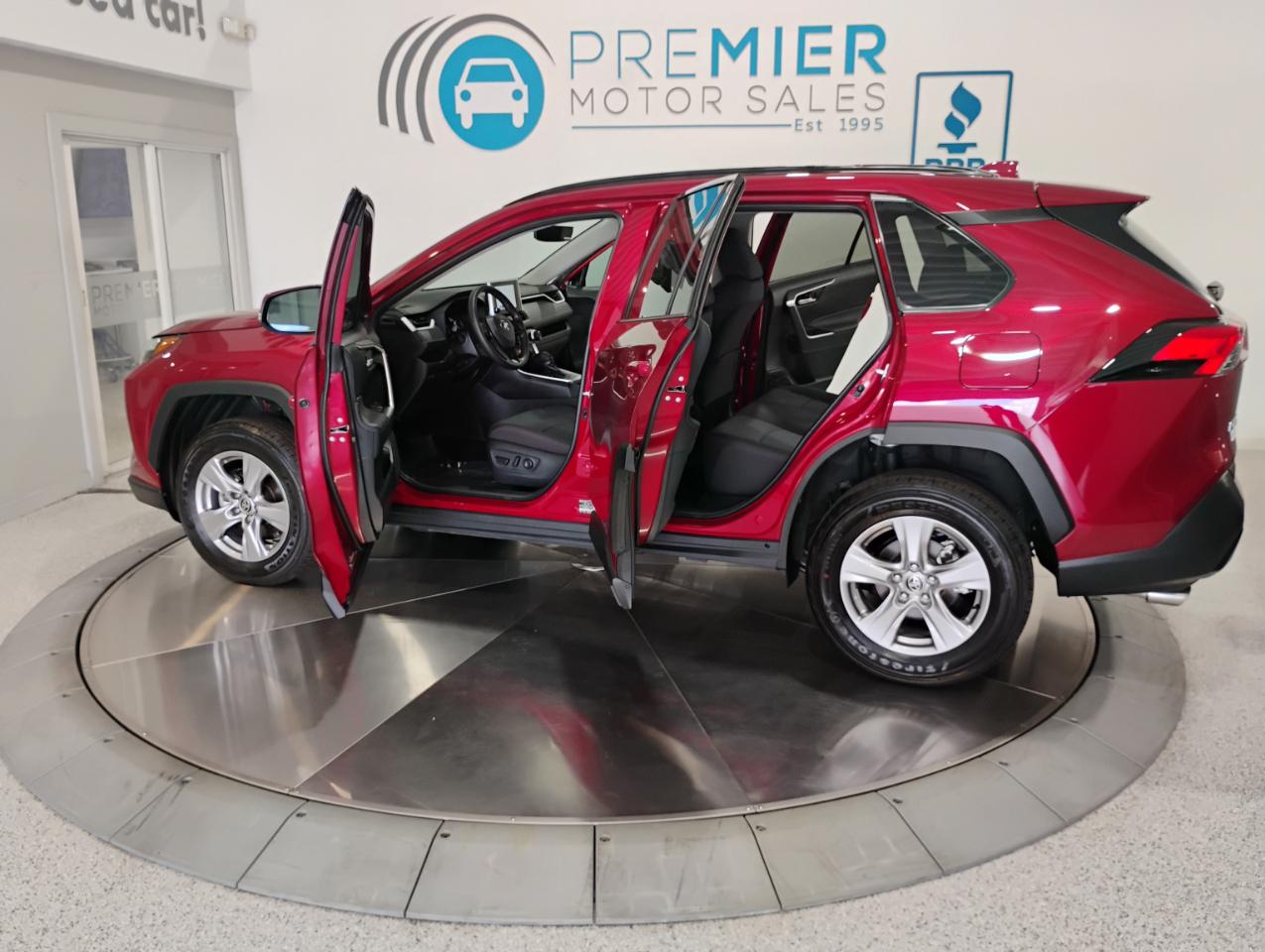 Toyota RAV4 XLE 2025