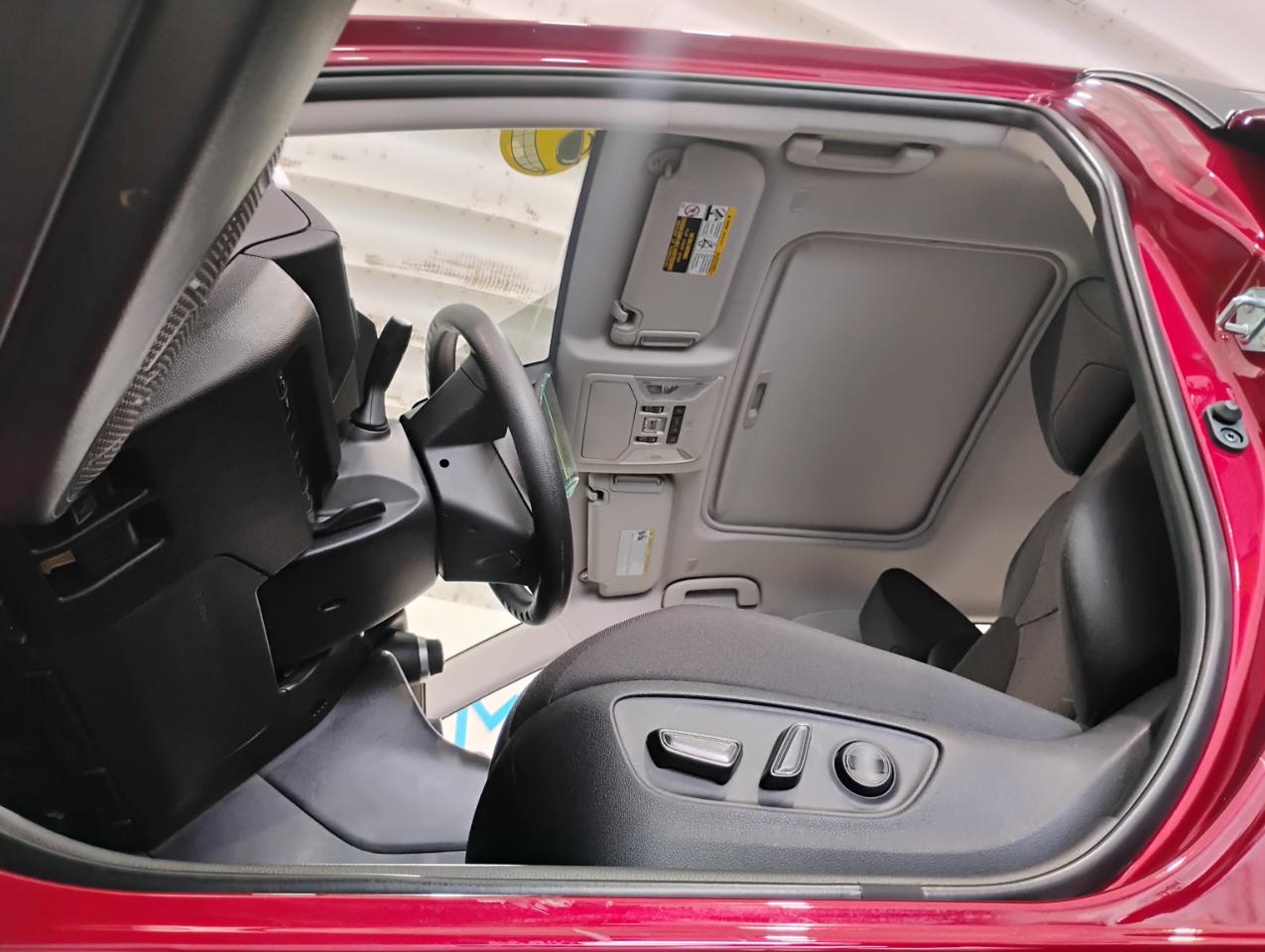 Toyota RAV4 XLE 2025