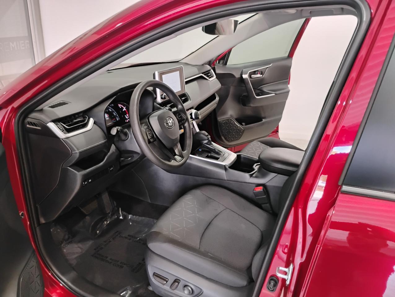 Toyota RAV4 XLE 2025