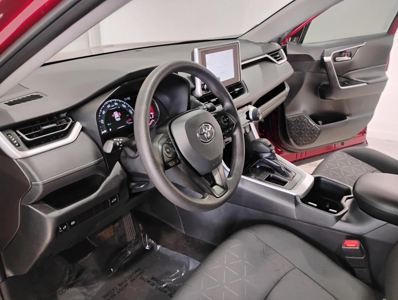 Toyota RAV4 XLE 2025