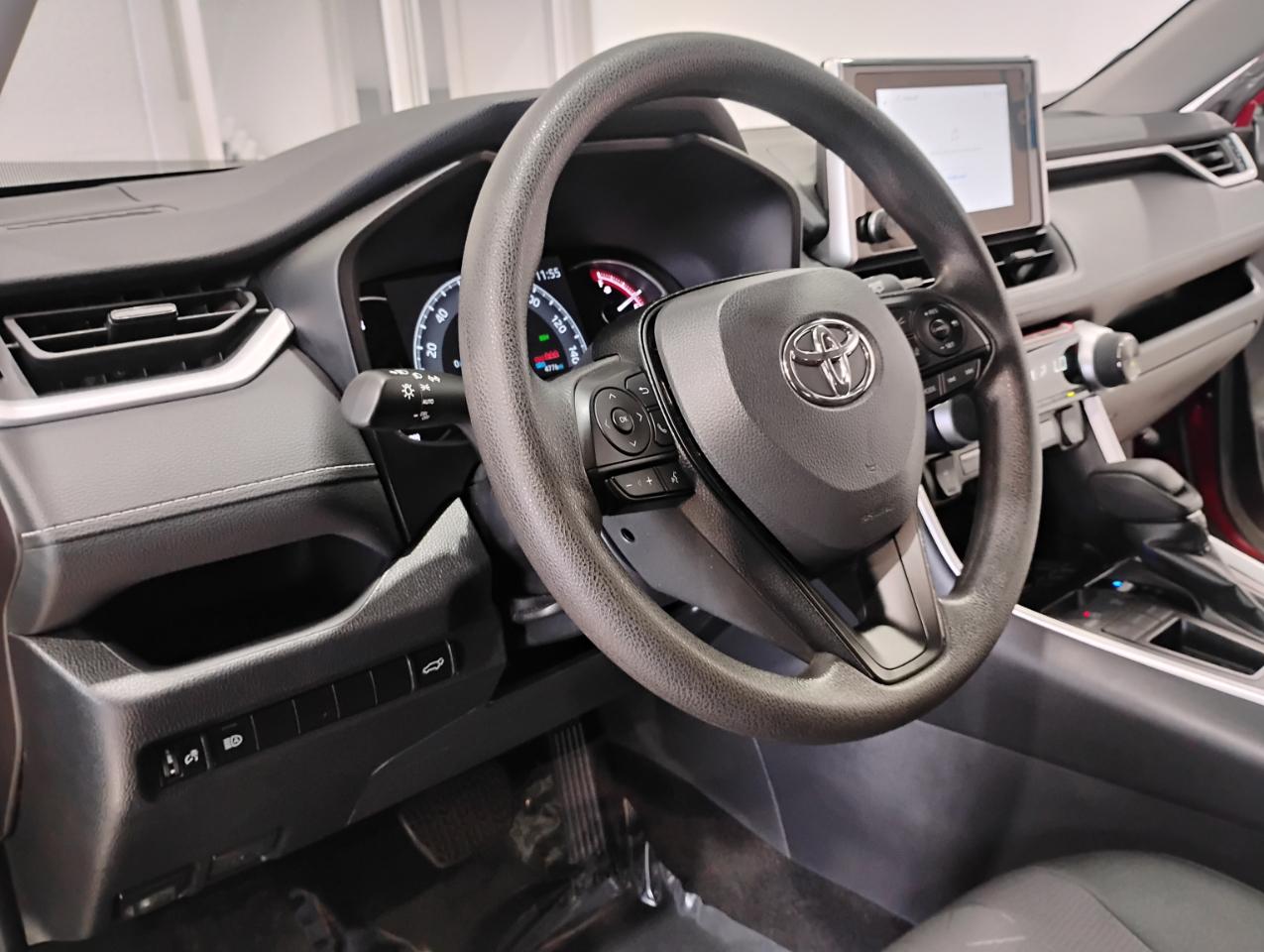 Toyota RAV4 XLE 2025