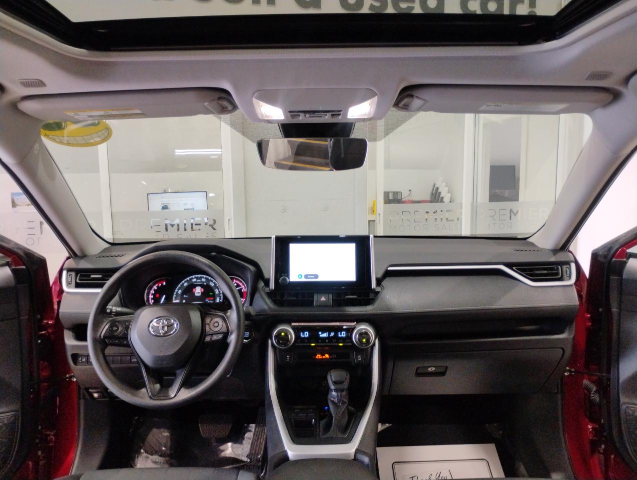 Toyota RAV4 XLE 2025