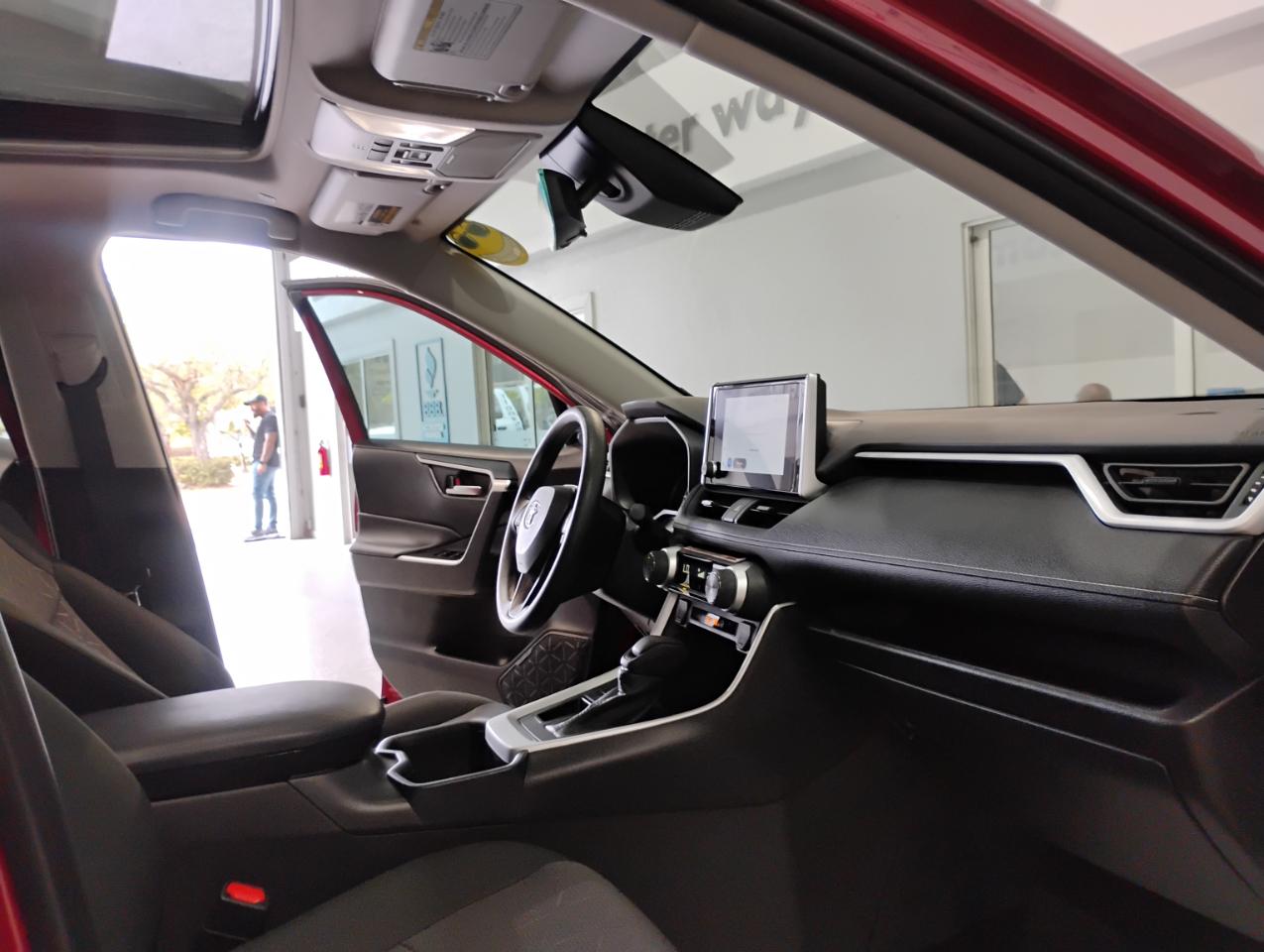 Toyota RAV4 XLE 2025