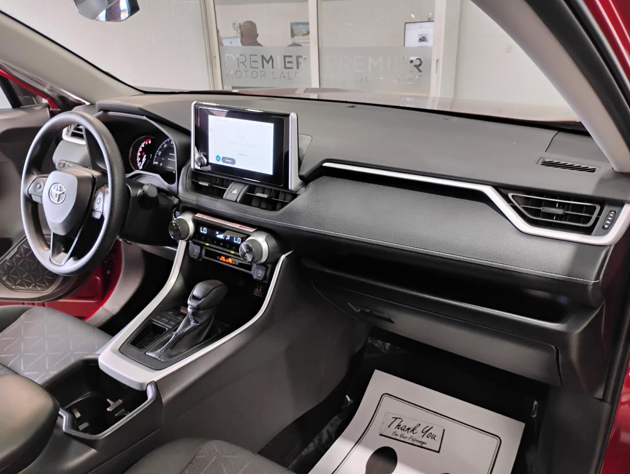 Toyota RAV4 XLE 2025