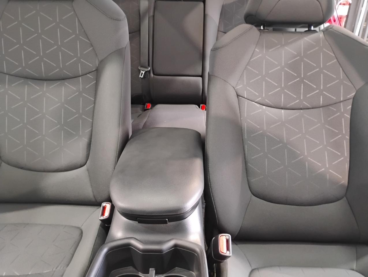 Toyota RAV4 XLE 2025