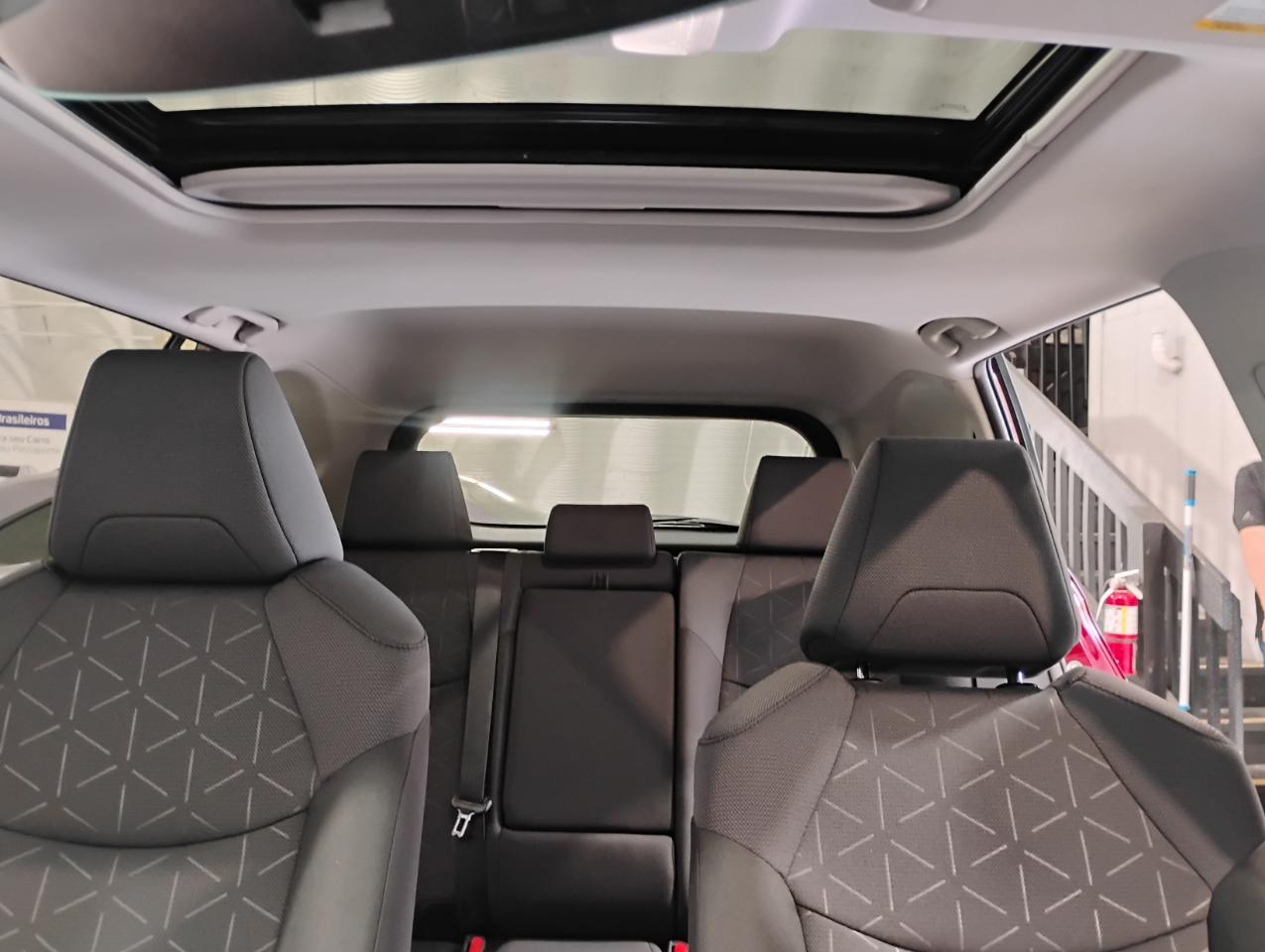 Toyota RAV4 XLE 2025