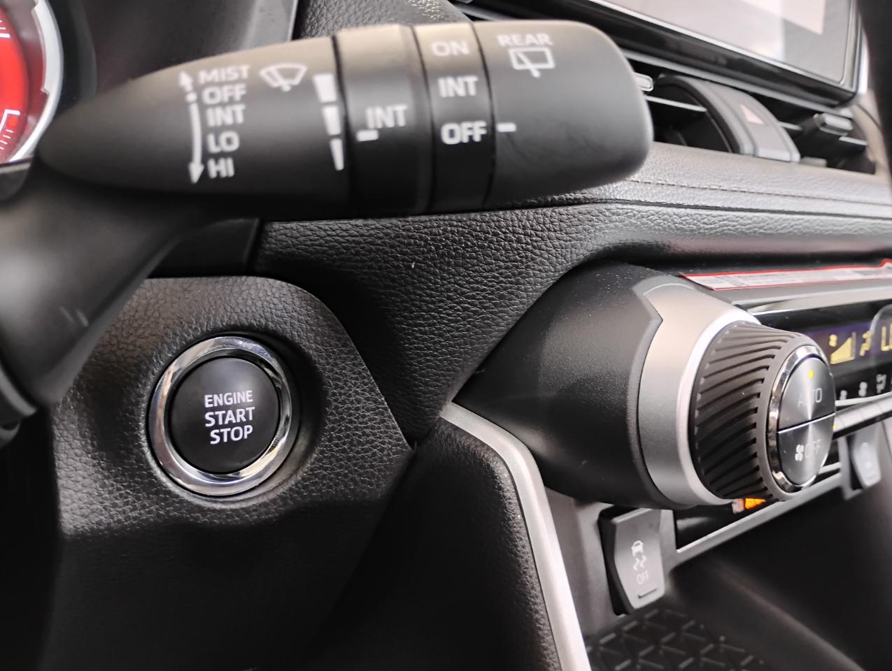 Toyota RAV4 XLE 2025