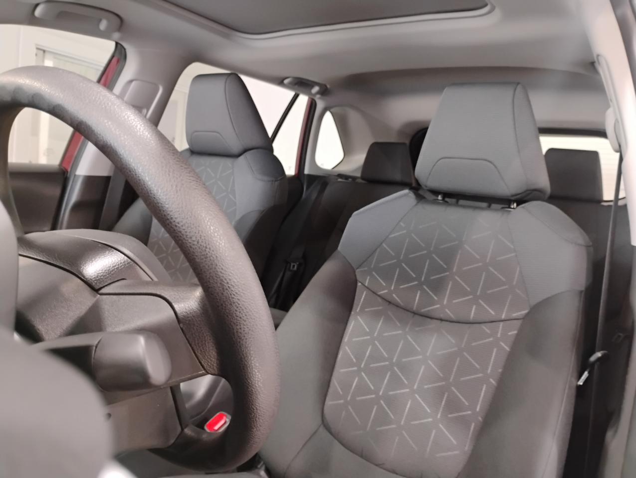 Toyota RAV4 XLE 2025