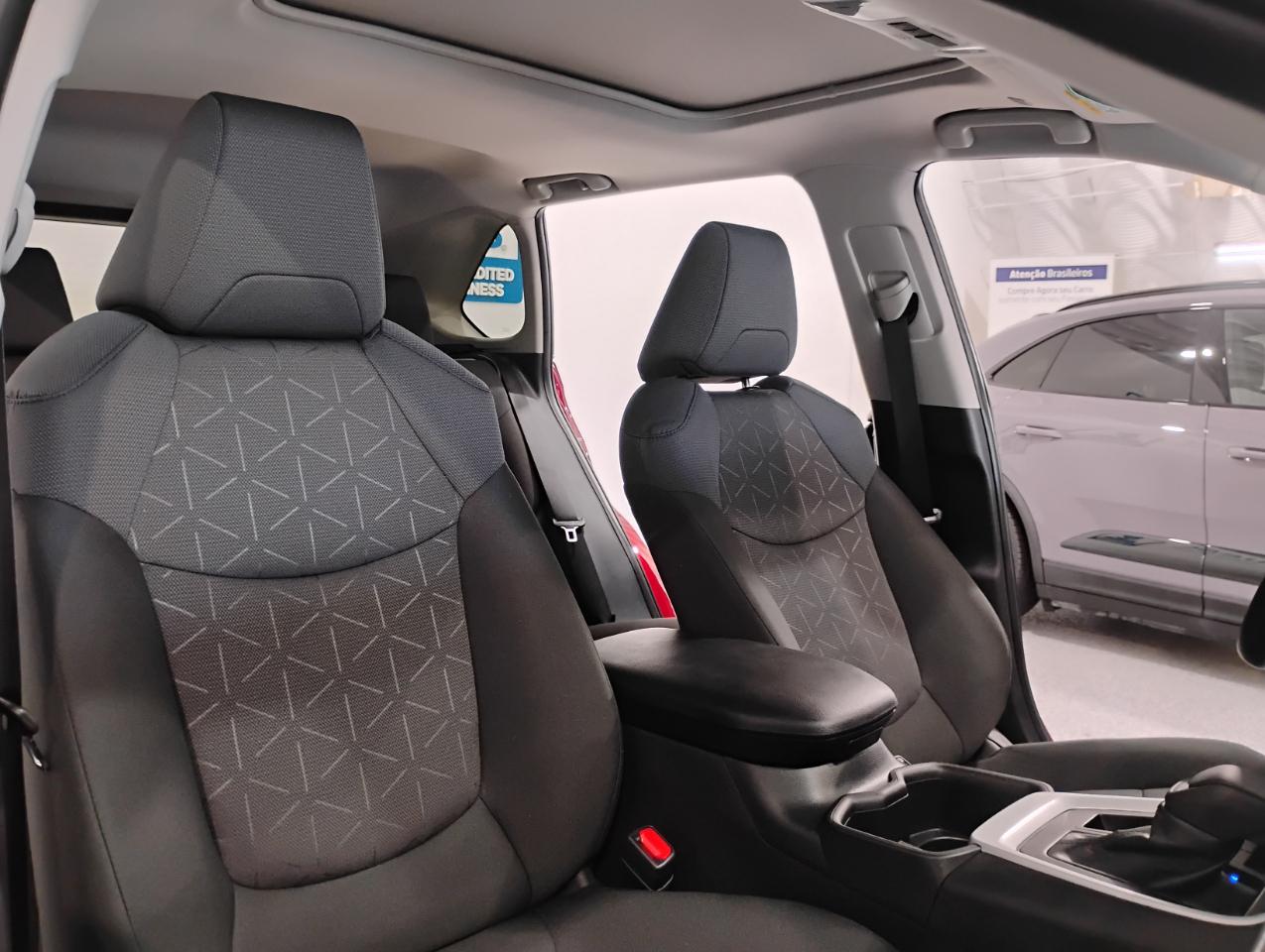 Toyota RAV4 XLE 2025