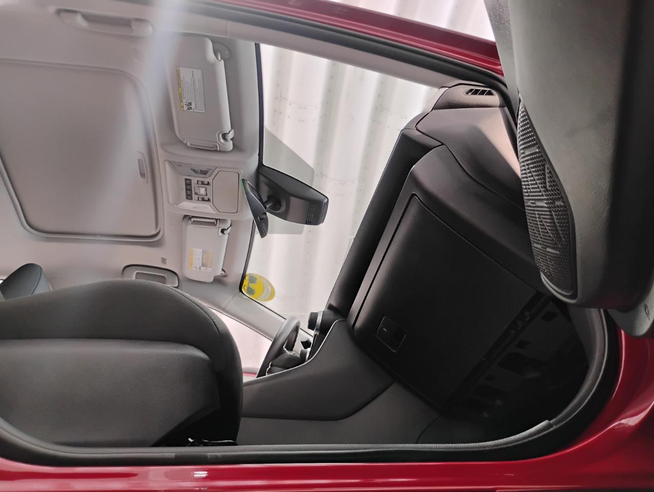 Toyota RAV4 XLE 2025