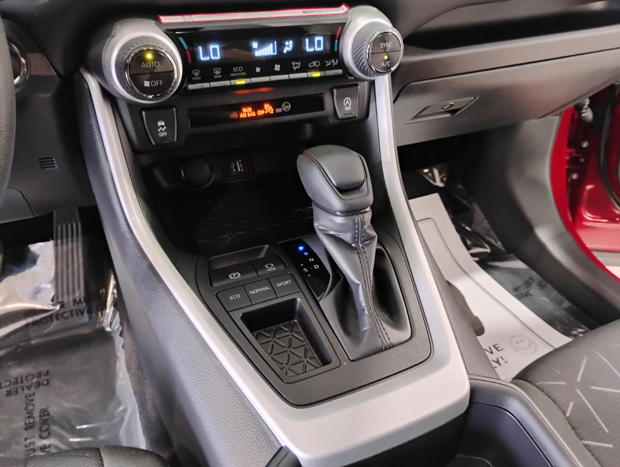 Toyota RAV4 XLE 2025