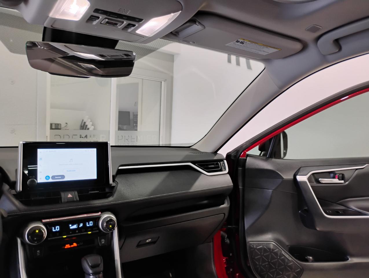 Toyota RAV4 XLE 2025