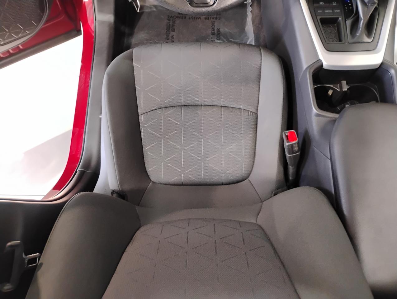 Toyota RAV4 XLE 2025