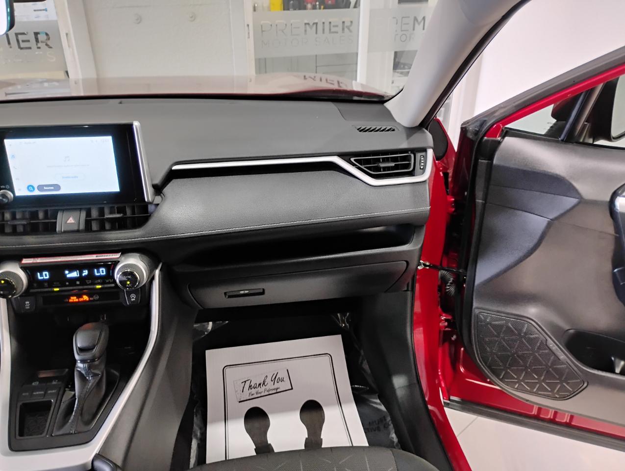 Toyota RAV4 XLE 2025