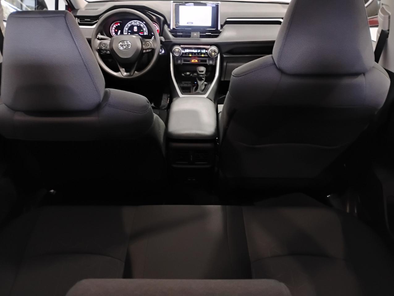 Toyota RAV4 XLE 2025