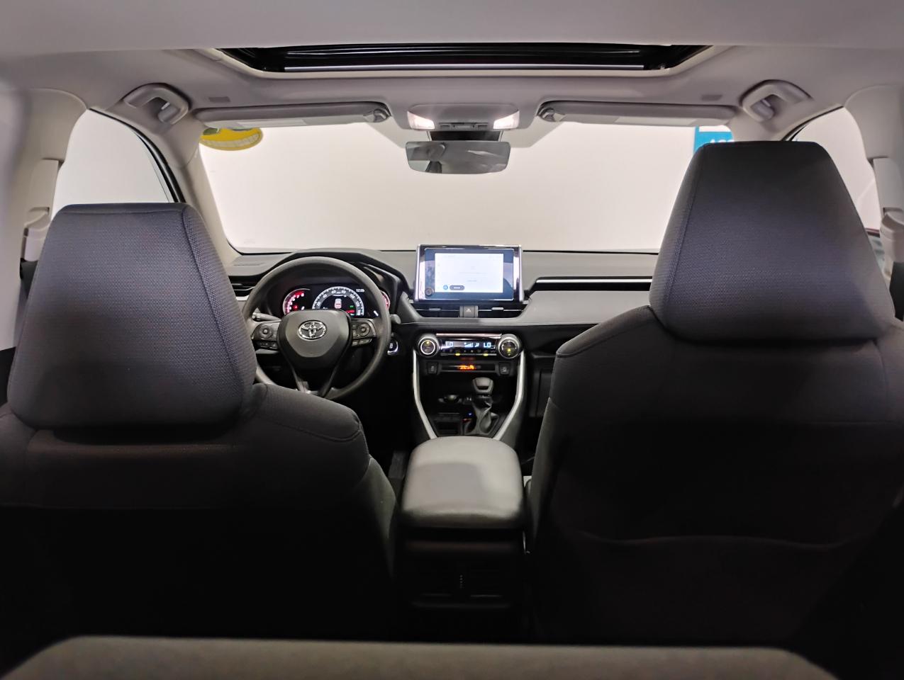 Toyota RAV4 XLE 2025