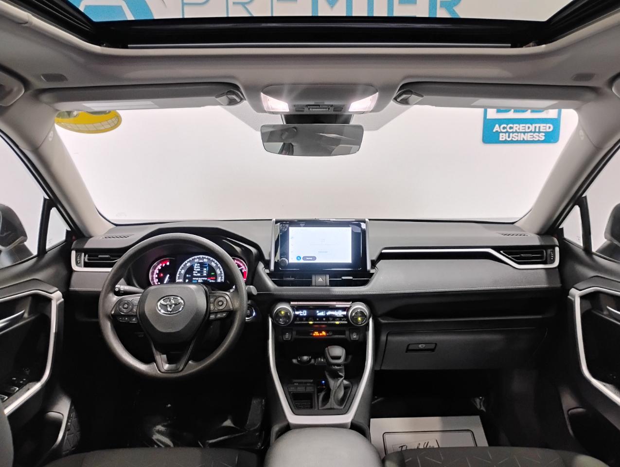 Toyota RAV4 XLE 2025