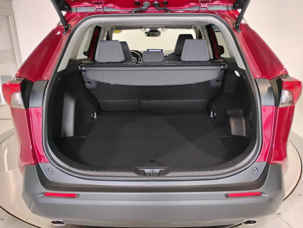 Toyota RAV4 XLE 2025