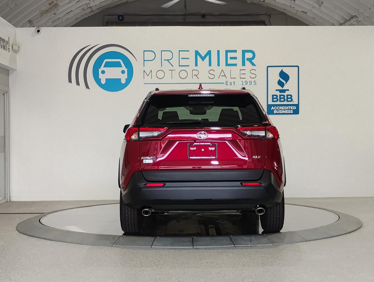 Toyota RAV4 XLE 2025