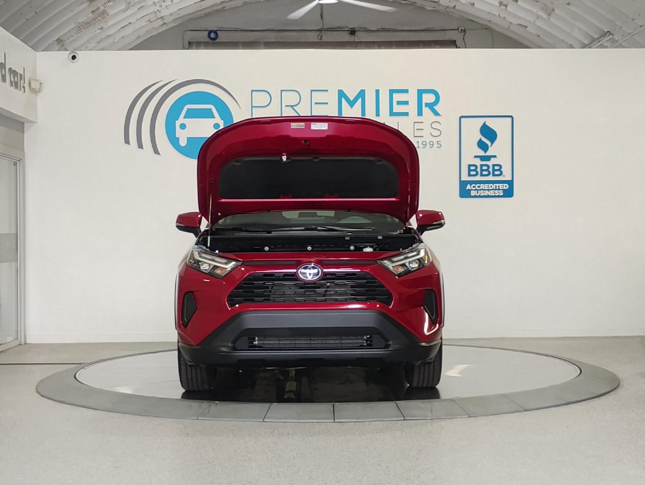 Toyota RAV4 XLE 2025