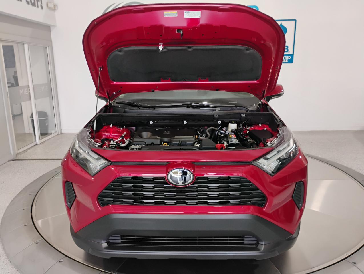 Toyota RAV4 XLE 2025