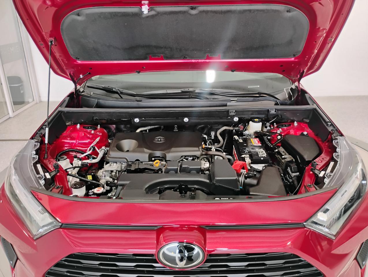 Toyota RAV4 XLE 2025