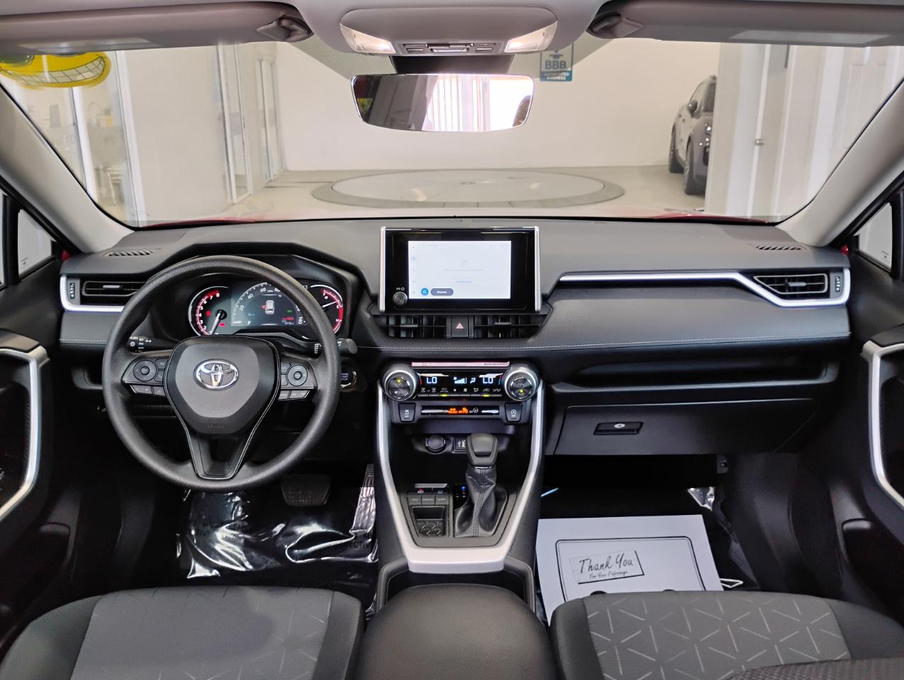 Toyota RAV4 XLE 2025