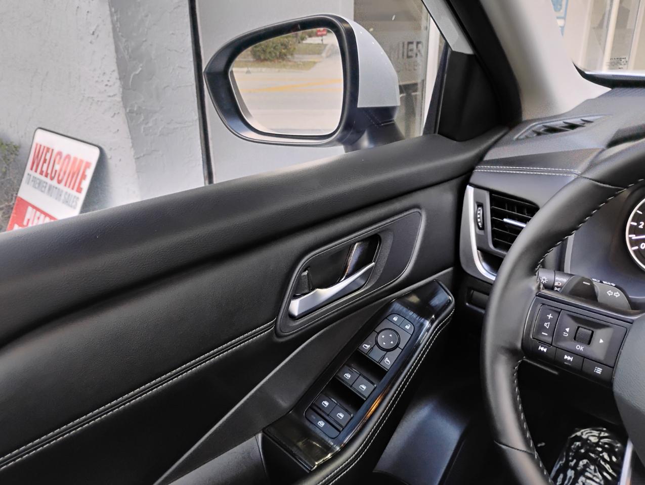 Nissan Rogue SV 2025