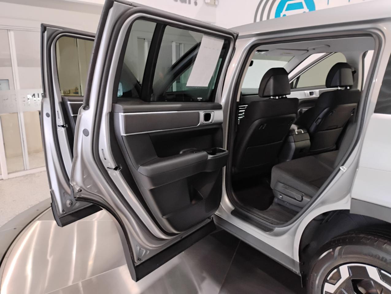 Hyundai Santa Fe SE 2024