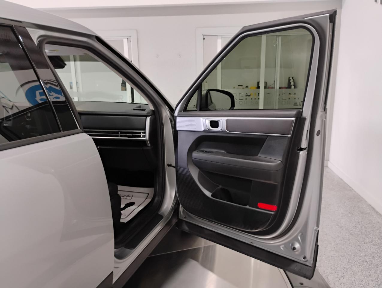 Hyundai Santa Fe SE 2024