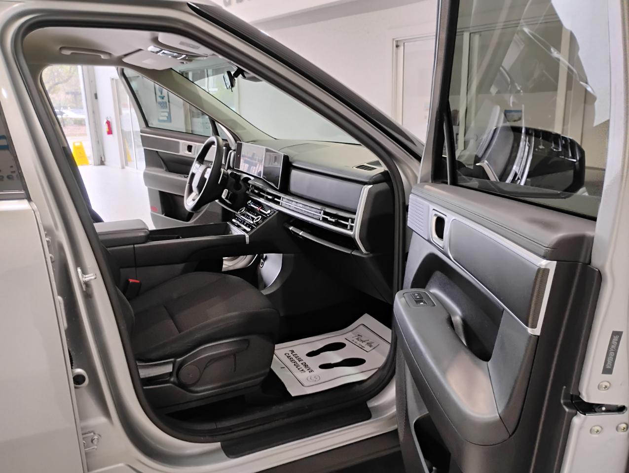 Hyundai Santa Fe SE 2024