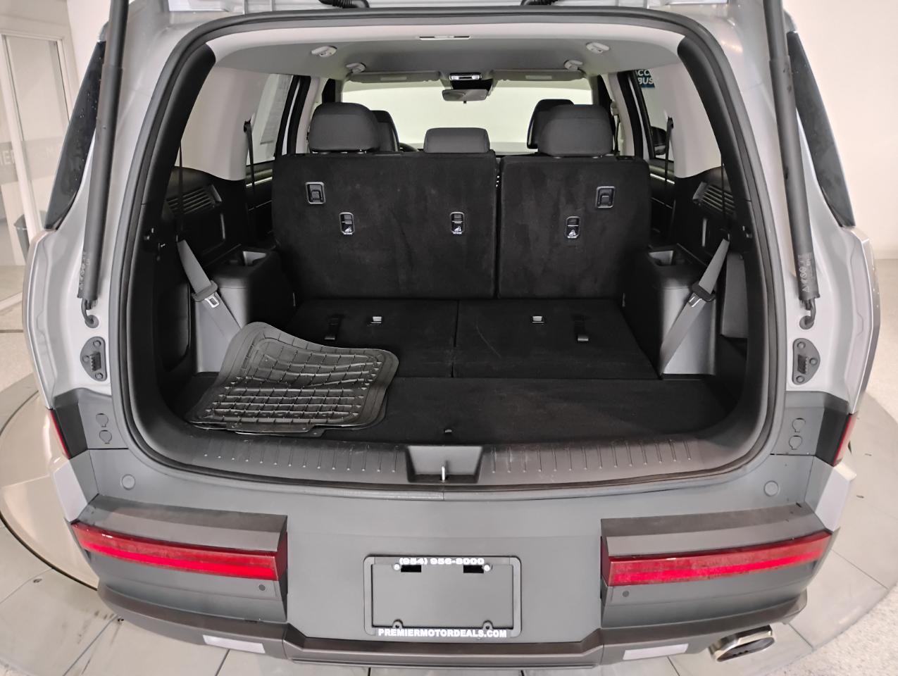 Hyundai Santa Fe SE 2024