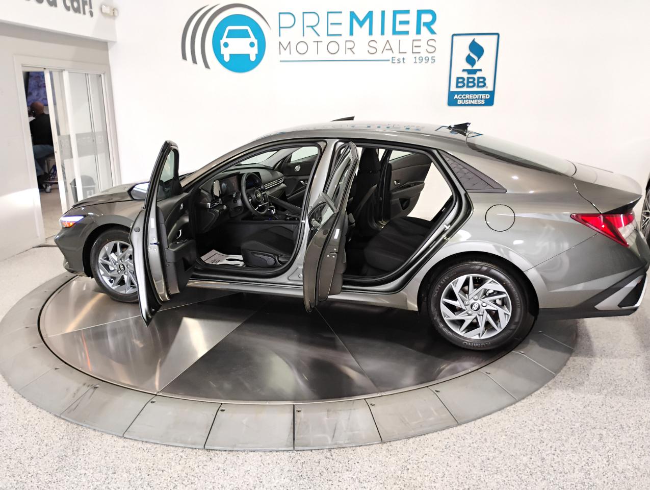 Hyundai Elantra SEL 2024