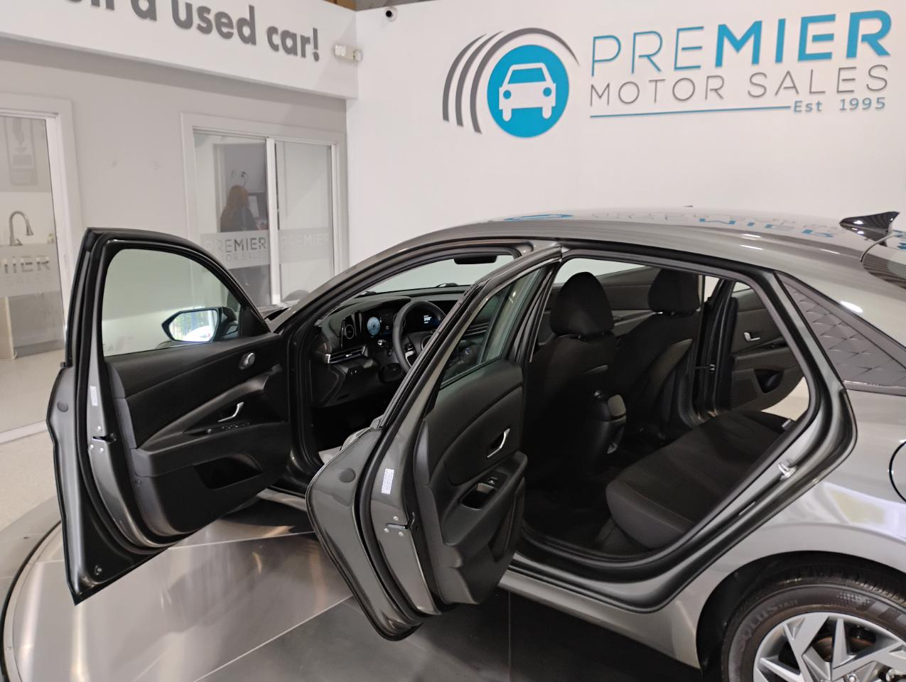 Hyundai Elantra SEL 2024