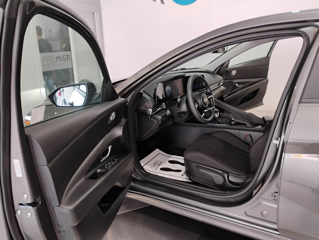 Hyundai Elantra SEL 2024