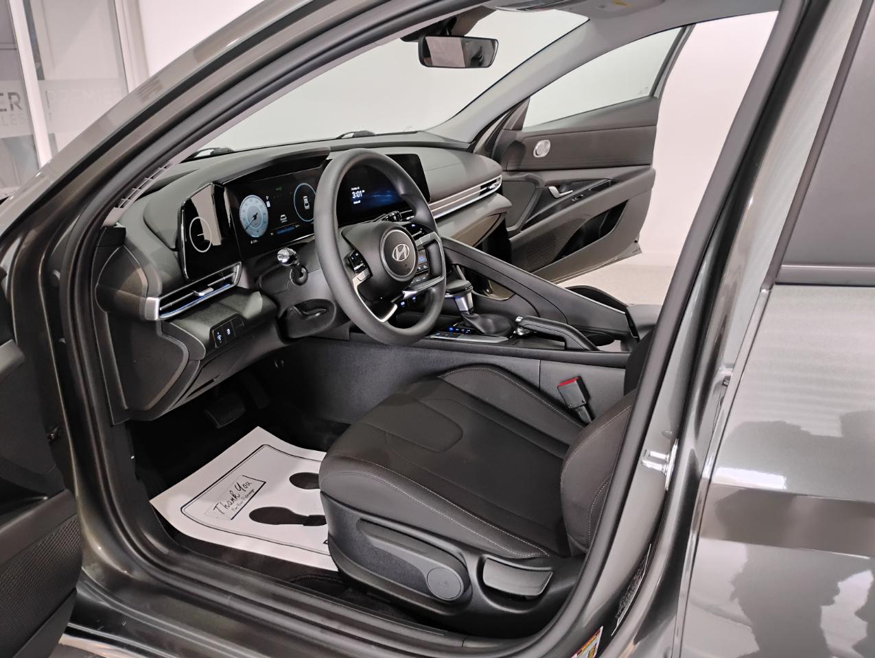 Hyundai Elantra SEL 2024