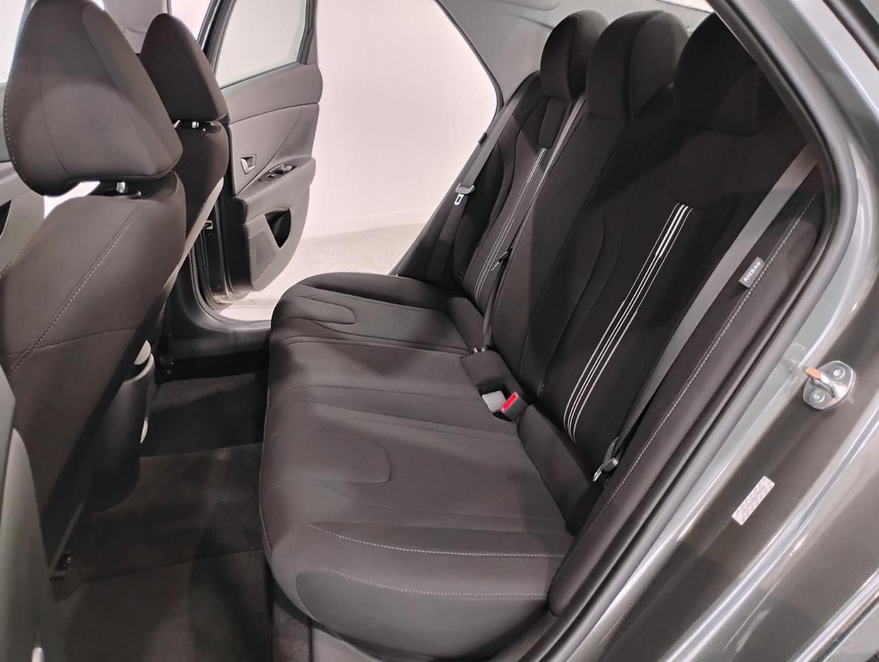 Hyundai Elantra SEL 2024