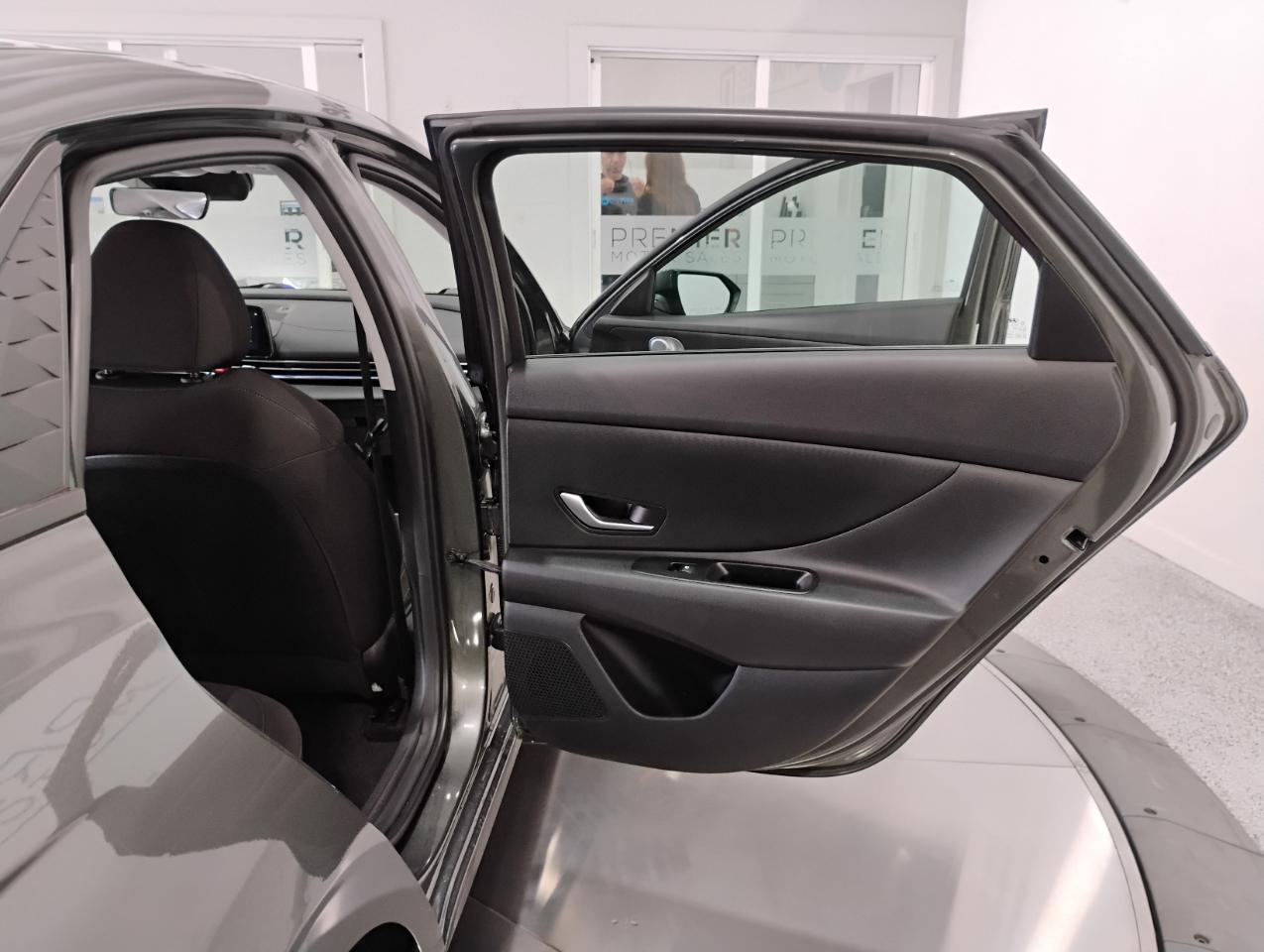 Hyundai Elantra SEL 2024