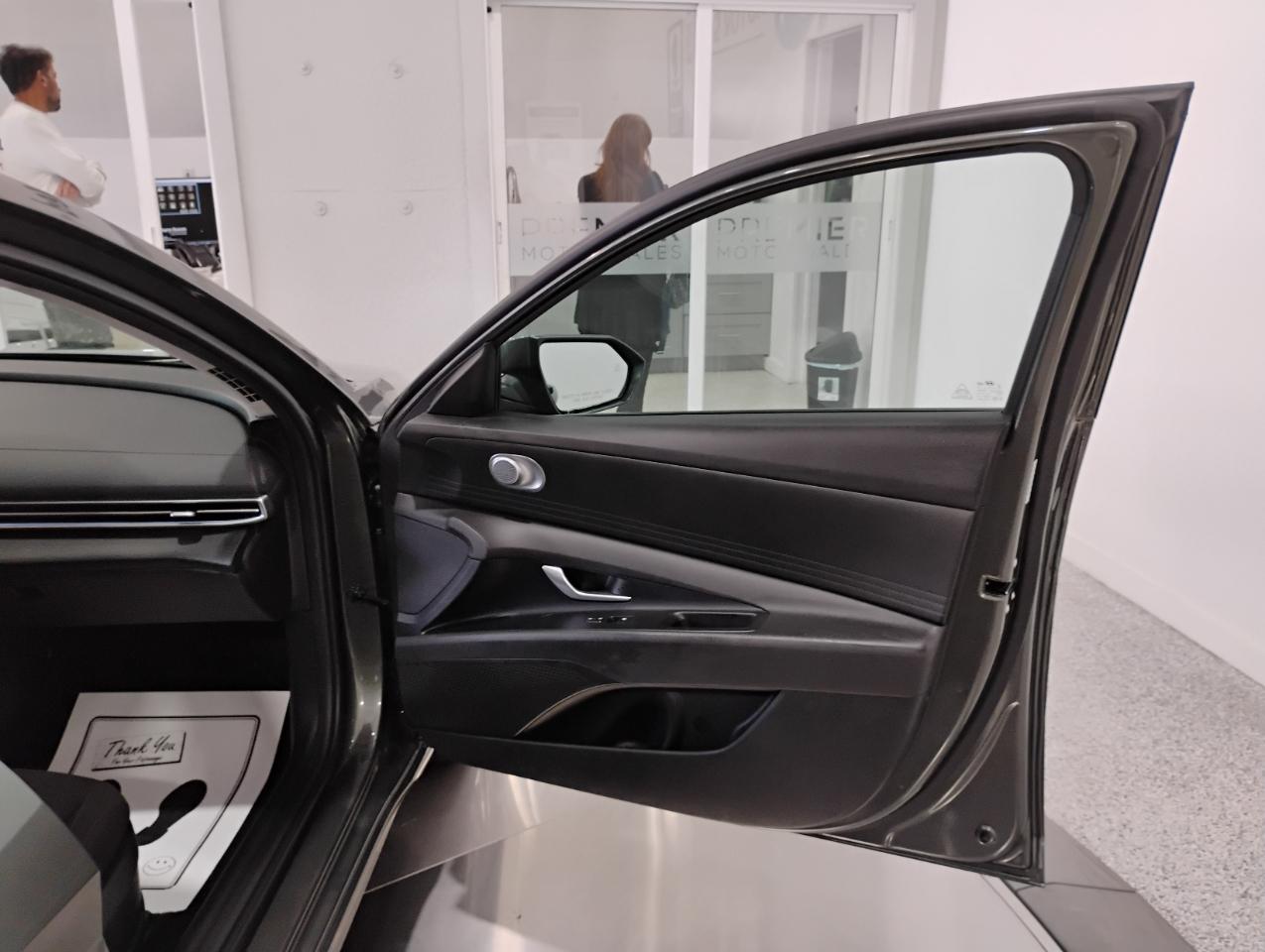 Hyundai Elantra SEL 2024