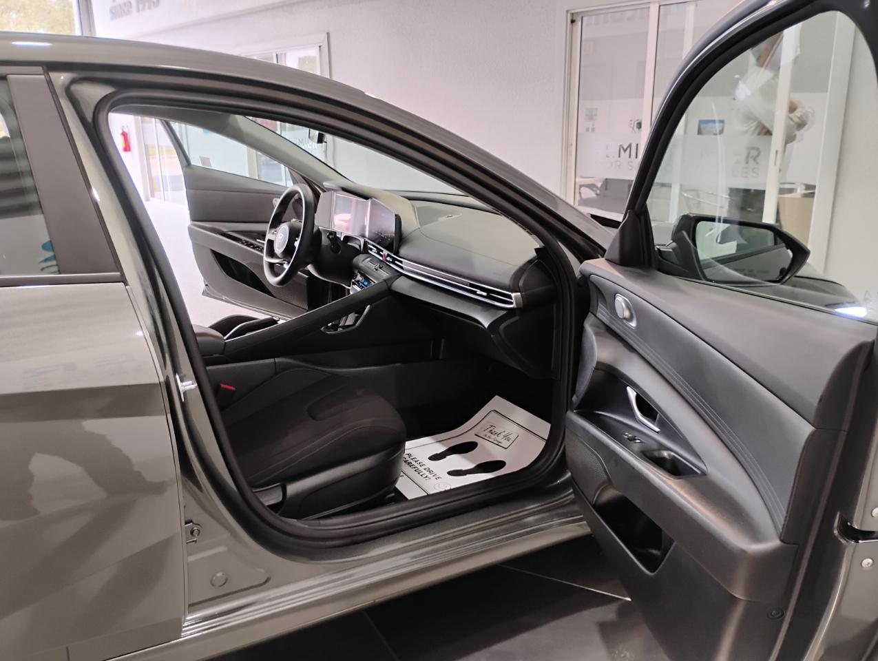 Hyundai Elantra SEL 2024