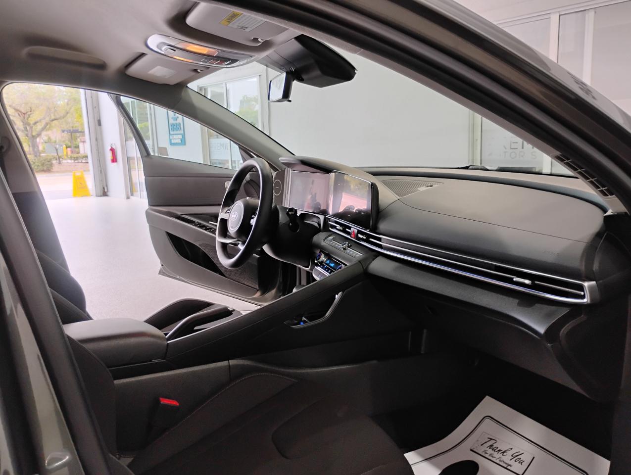 Hyundai Elantra SEL 2024