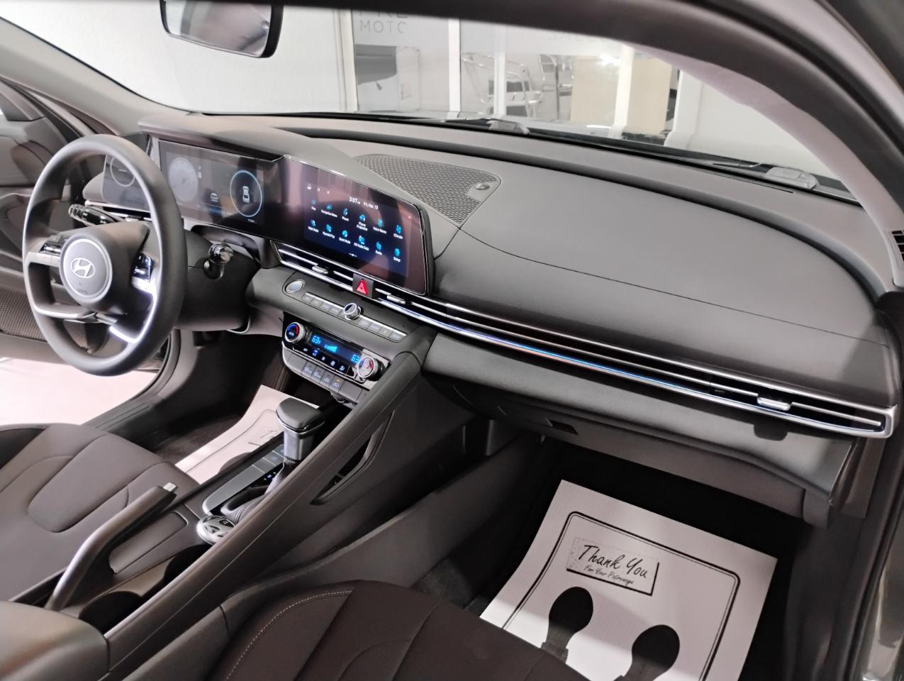 Hyundai Elantra SEL 2024