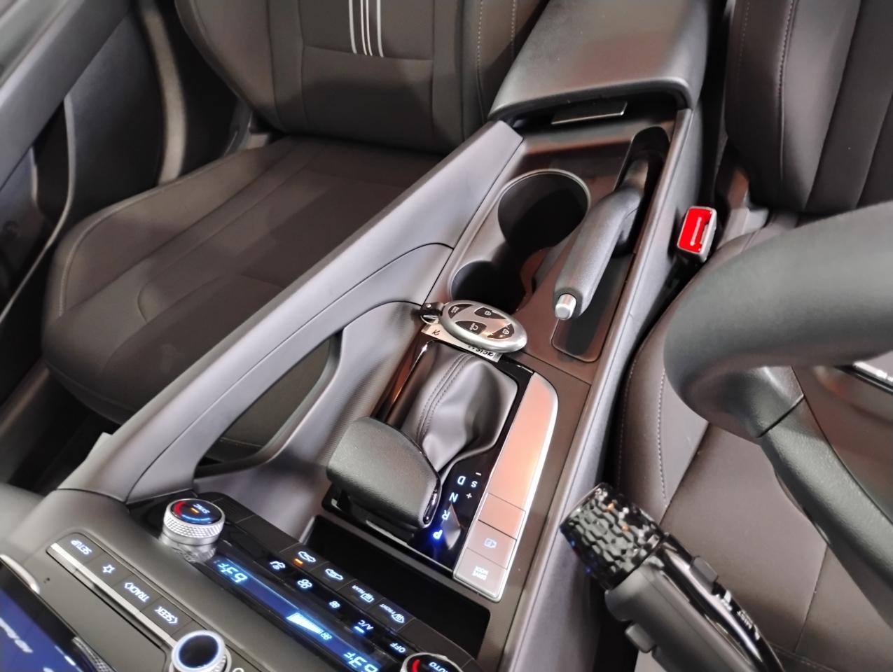 Hyundai Elantra SEL 2024