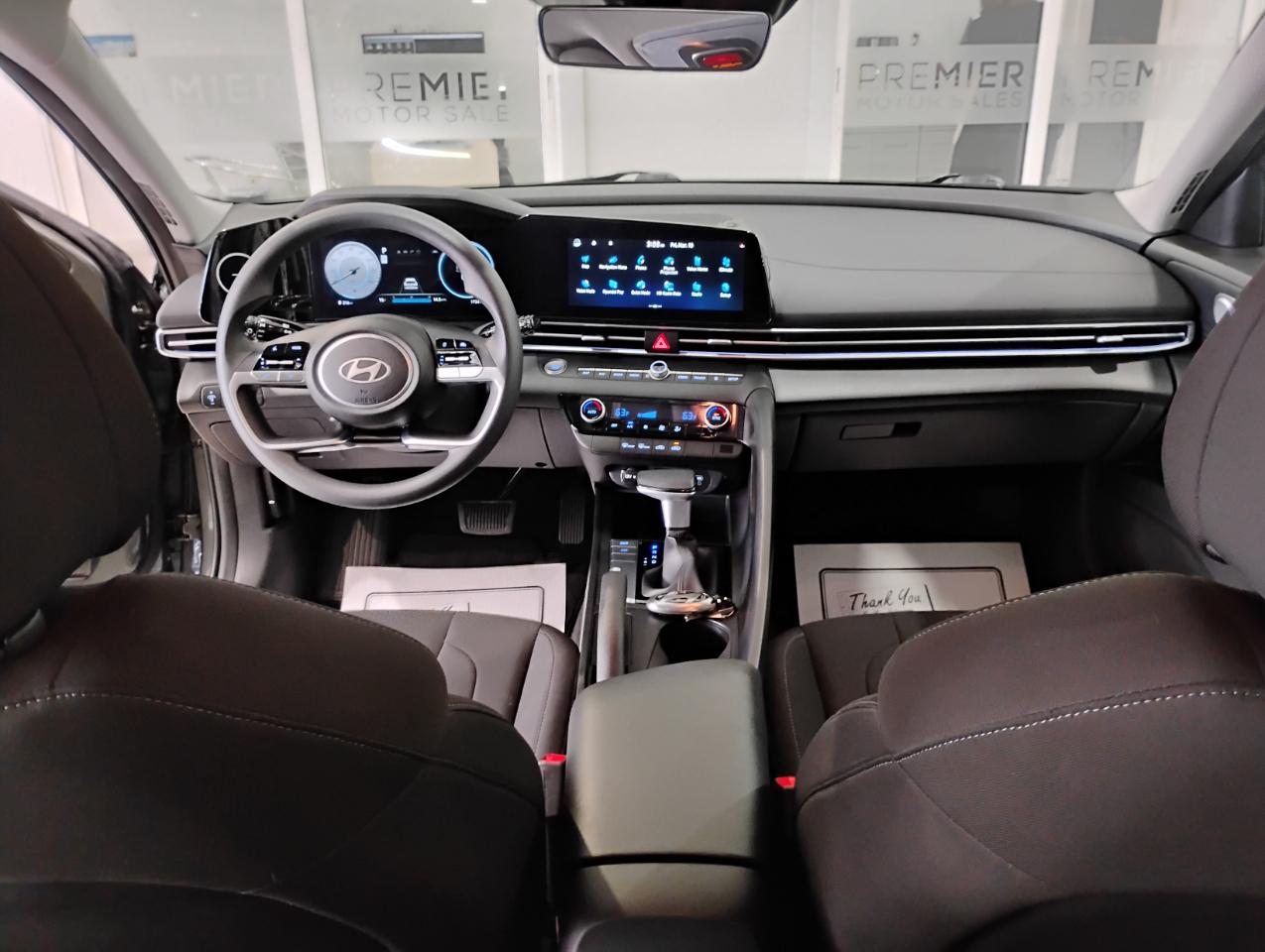 Hyundai Elantra SEL 2024