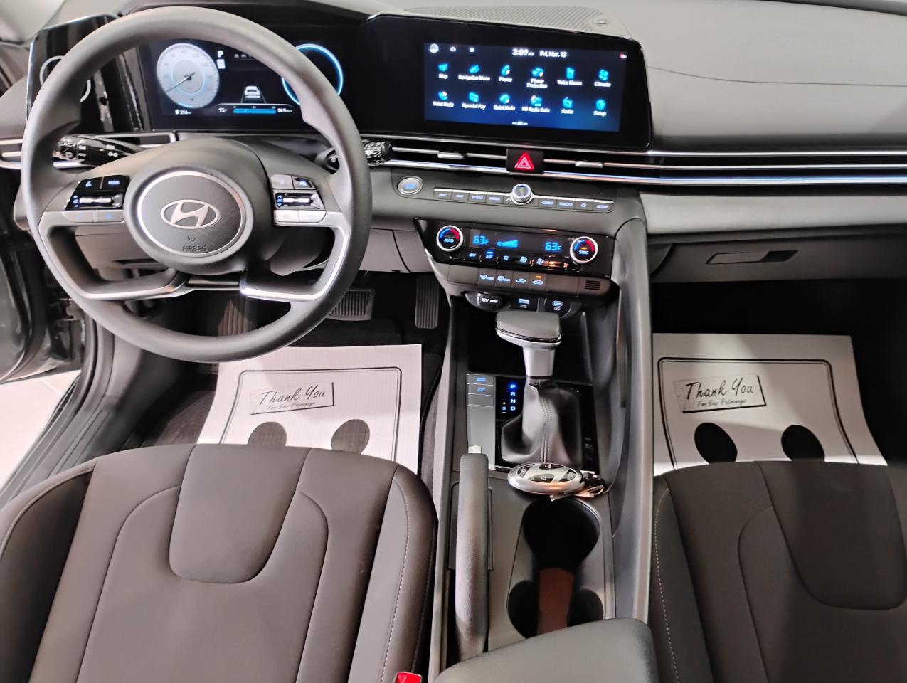 Hyundai Elantra SEL 2024