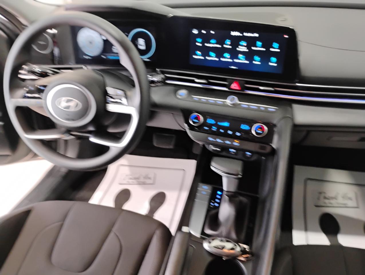 Hyundai Elantra SEL 2024